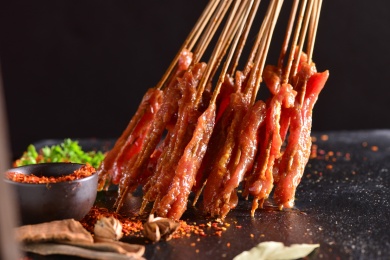 四川一把竹签涮串咖喱牛肉串串香