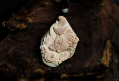 阿拉善玛瑙九尾狐吊坠