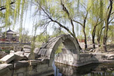 圆明园狮子林虹桥残拱遗址