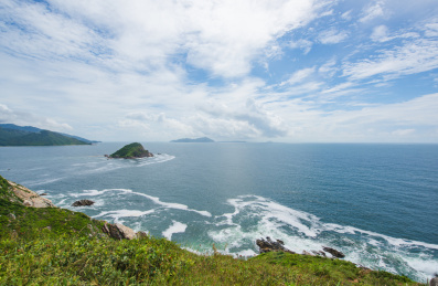 中国深圳大鹏西涌海岸线的风景