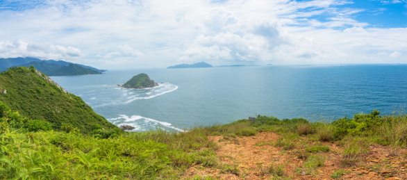 中国深圳大鹏西涌海岸线的风景