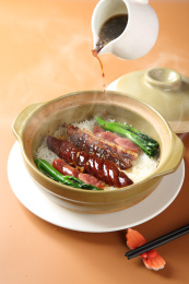 粤菜套饭广味香肠叉烧砂锅饭