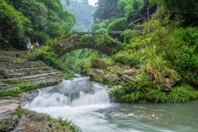 湖北宜昌三峡人家风景区夏日迷人风光