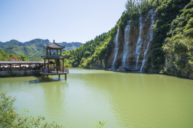 中国山东青州黄花溪风景区山水瀑布风光
