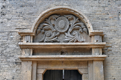 老上海石库门民居古建筑入口大门特写