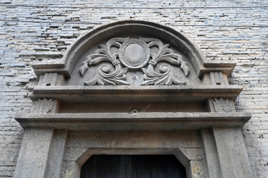 老上海石库门民居古建筑入口大门特写