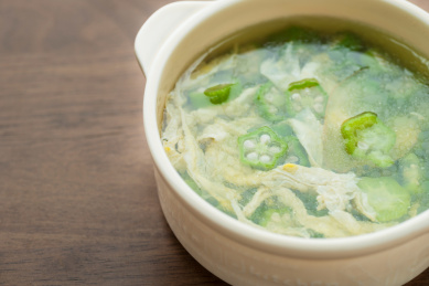 滋补养生秋葵芙蓉蛋花鲜汤