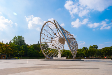 中国安徽省蚌埠市张公山公园景区珍珠玉女雕像