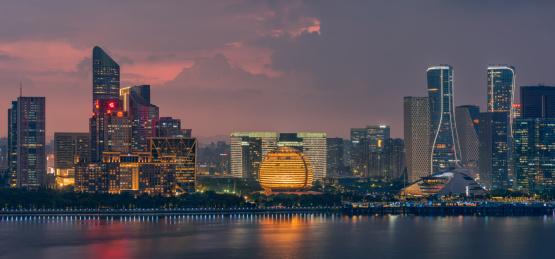 杭州钱江新城夜景灯光内透