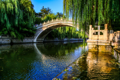 山东泉城济南泉水湾美丽景色