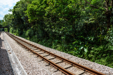 景区里观光用的小火车专用铁轨轨道