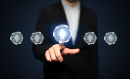 老板HR面试官用手点击着一个杰出的卓越的优秀的人才的选择招聘概念