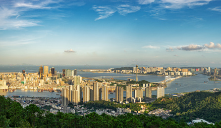 中国澳门特别行政区城市风光天际线，珠海横琴金融岛