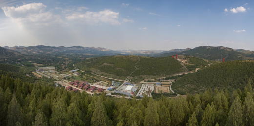 中国山东省青州市王府荷花窑洞景区全景图