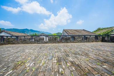 中国深圳大鹏所城一石砖建的平台