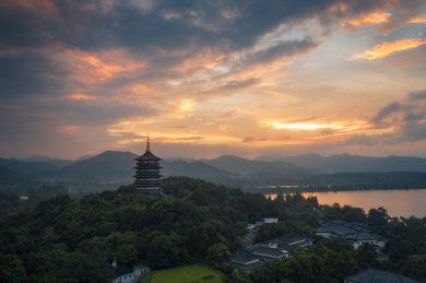 杭州西湖雷峰塔日落夕阳晚霞