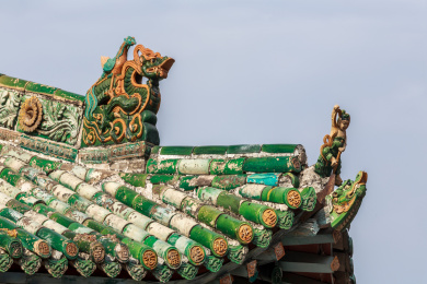 中国山西省洪洞县广胜寺古建筑屋檐斗角琉璃构件