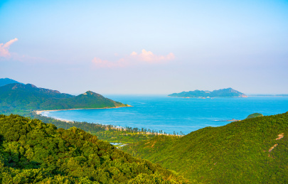 中国深圳西涌海滩海岸线风景