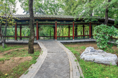 中国山西省太原市晋祠公园风雨廊亭