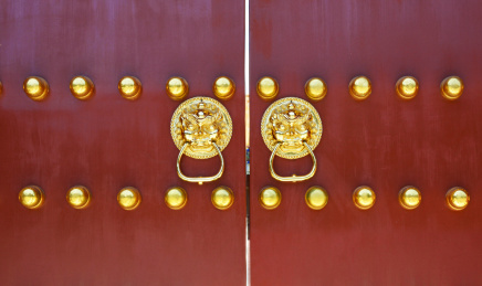 中国传统建筑大门上的兽面狮子门钹_站酷海洛_正版图片_视频_字体