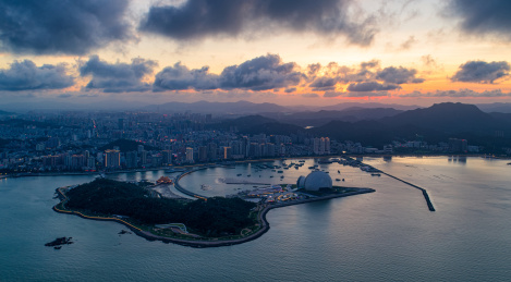 中国珠海日月贝日落航拍