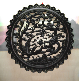 四川省成都市都江堰秦堰楼里的乌木雕塑