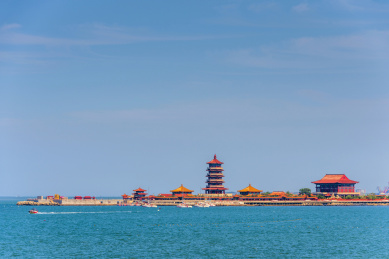 中国山东烟台蓬莱八仙过海景区远景