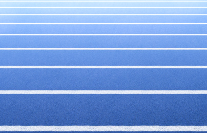 体育馆里的蓝色跑线跑道