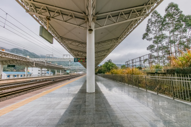 中国福建省福安市日光阴天下高铁火车站月台建筑环境景观