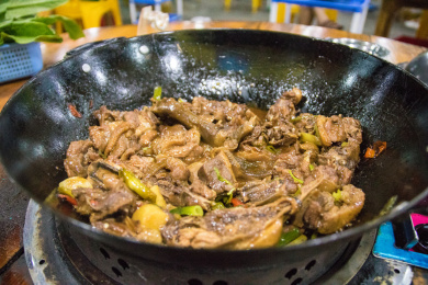 广东顺德大排档名菜火焰醉鹅