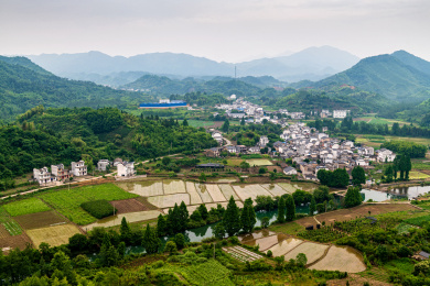 中国安徽黄山市燕山村晨曦