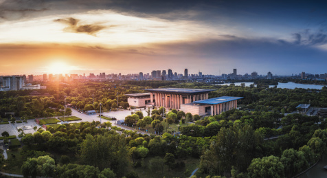 中国浙江嘉兴南湖革命纪念馆霞光照射