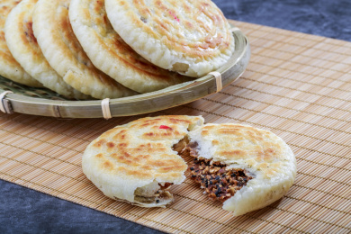 中国山西省平遥古城地方美食手工传统月饼