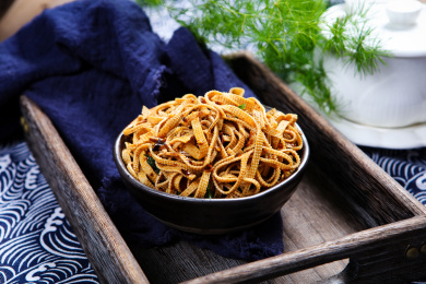 传统家常菜凉拌麻辣豆腐皮