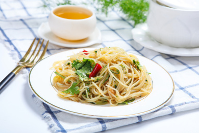 爽口小吃酸辣凉拌米线米粉丝