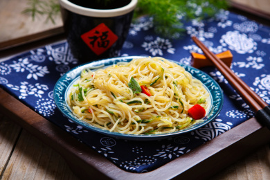 美味小吃凉拌菜酸辣凉拌粉丝