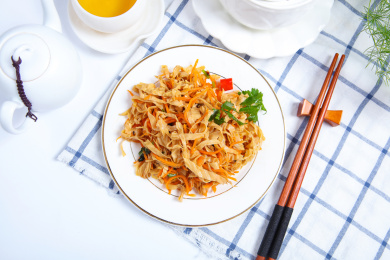 爽口凉菜胡萝卜丝凉拌豆腐皮