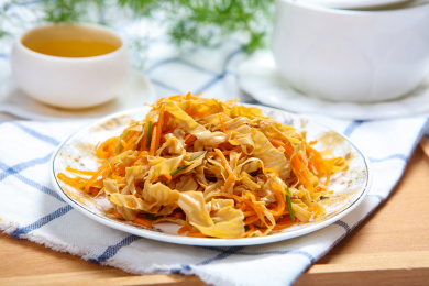 爽口凉菜胡萝卜丝凉拌豆腐皮