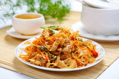 爽口凉菜胡萝卜丝凉拌豆腐皮