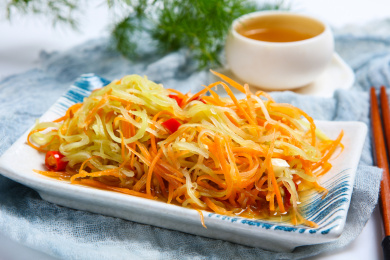 传统家常菜酸爽可口的凉拌三丝