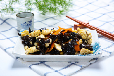 农家家常菜黑木耳炒土鸡蛋