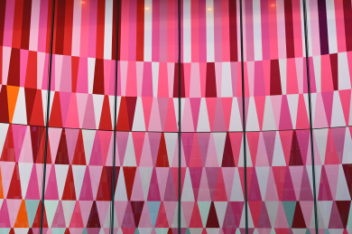 三角彩色图形拼贴艺术玻璃背景墙