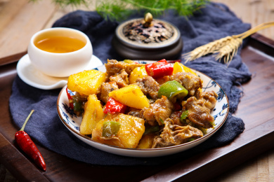 美味大盘鸡青椒土豆焖土鸡肉