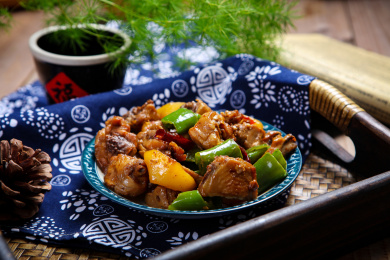 特色家常农家菜土豆炖鸡块