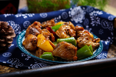 特色家常农家菜土豆炖鸡块