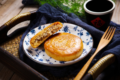 特色美食椰子丝馅的芝麻酥饼