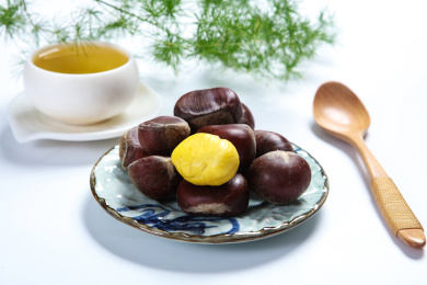 甜糯可口的新鲜有机板栗子