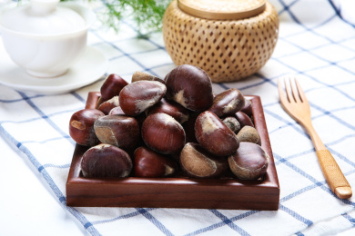 甜糯可口的新鲜有机板栗子