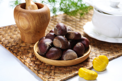 甜糯可口的新鲜有机板栗子