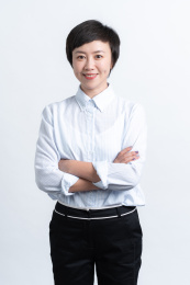 棚拍白背景亚洲商务人像